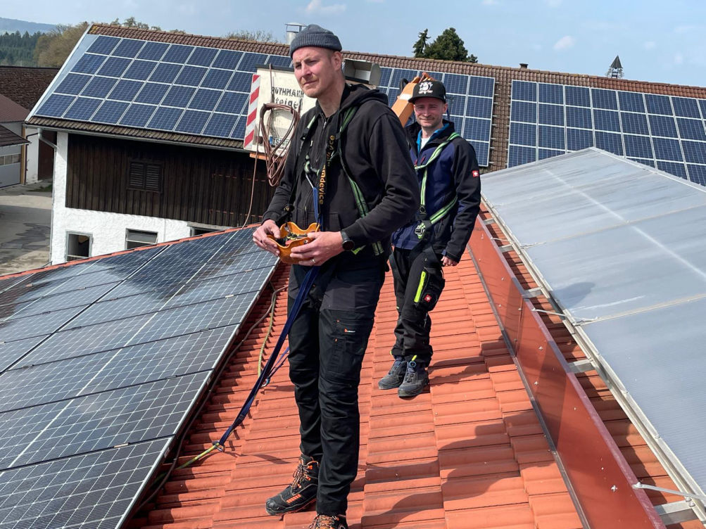 Automatisierte Reinigung einer Solaranlage mit einem Reinigungsroboter